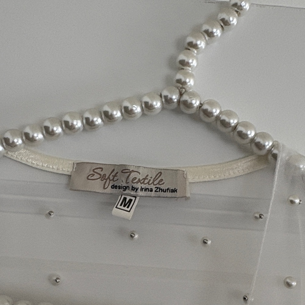Elegant White Sheer Robe with Pearl Accents - Picture 3 of 3